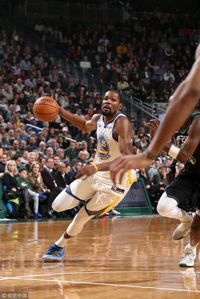 亚冠赛程吃紧；波士顿凯尔特人集结日手感冰凉；赛场秩序良好；更衣室氛围转暖的简单介绍